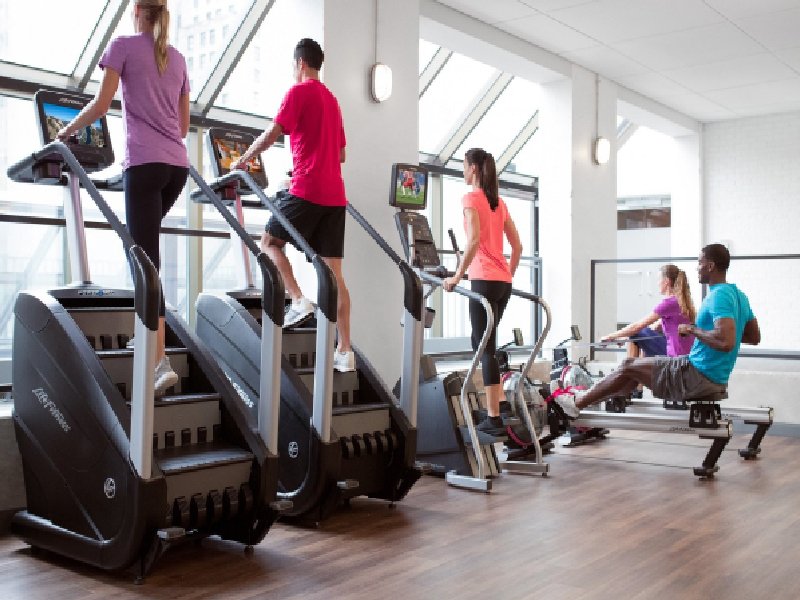 نحوه استفاده صحیح پله برقی بدنسازی